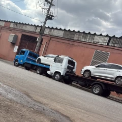 Caminhão guincho de Gustavo Reboque Leve em Contagem - MG
